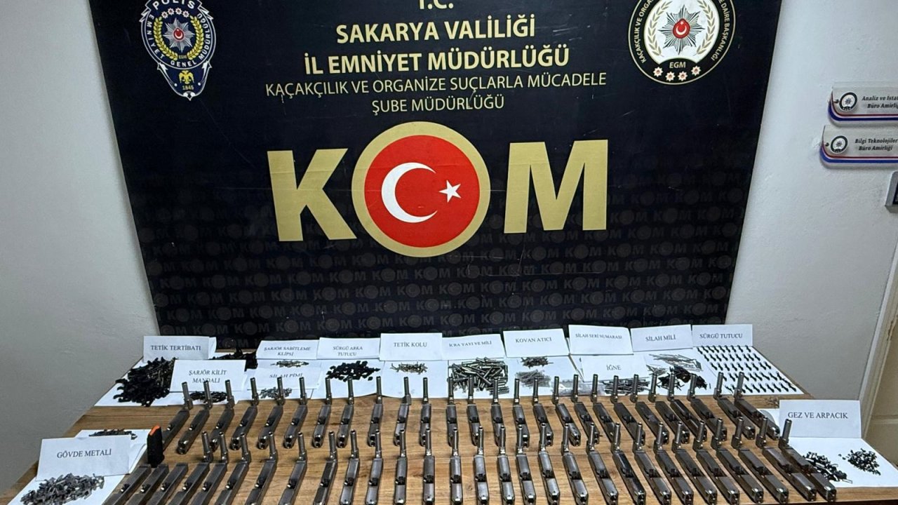 Sakarya'da bin 460 adet tabanca parçası ele geçirildi