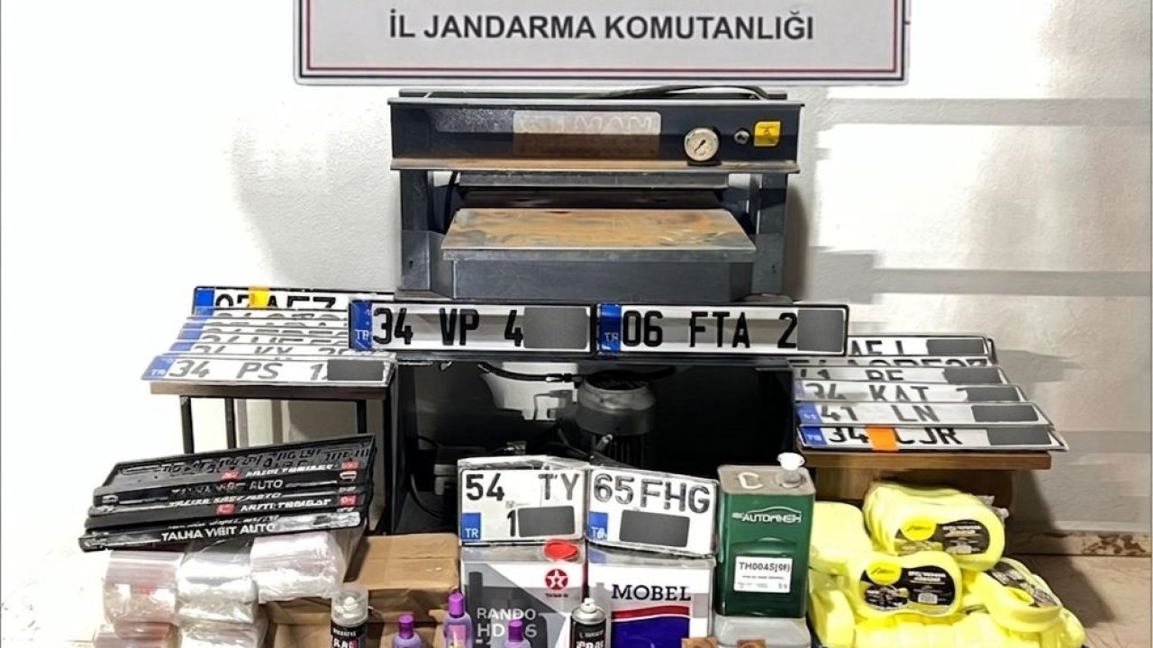 Sakarya’da sahte plaka operasyonu: 3 gözaltı