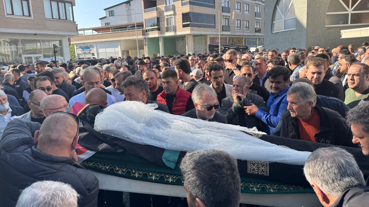 Borcunu ödemediği için icra takibi başlatan avukatı öldürdü, kız kardeşini yaraladı