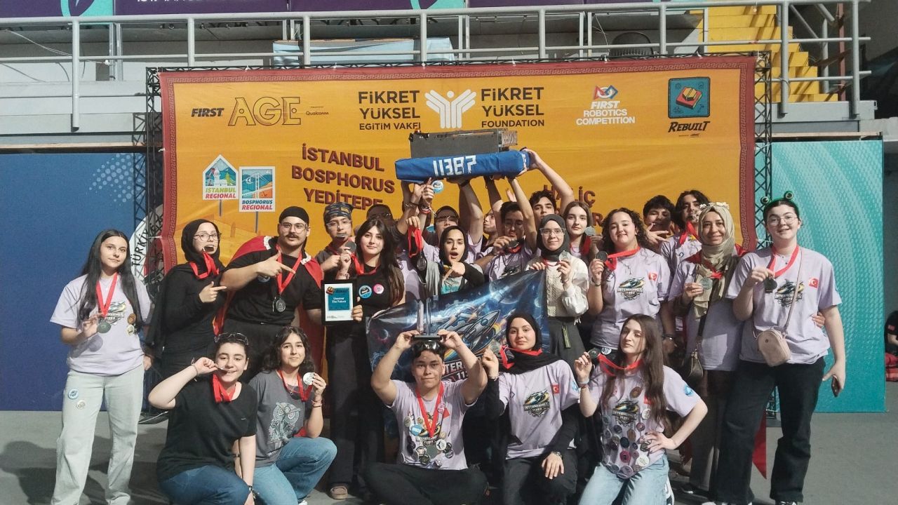 'Çaylak takım', robot yarışmasında Türkiye 2'ncisi oldu