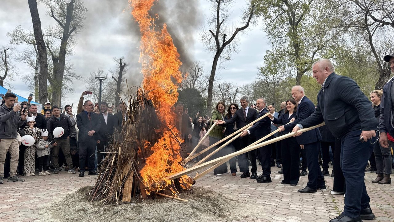 Edirne'de ertelenen Nevruz Bayramı kutlamaları yapıldı