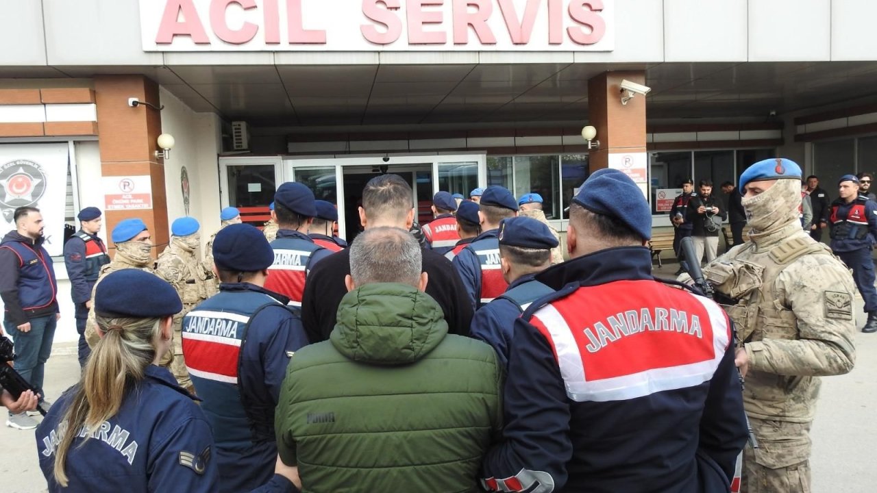 Kocaeli merkezli 5 ilde jandarmadan operasyon; 21 gözaltı