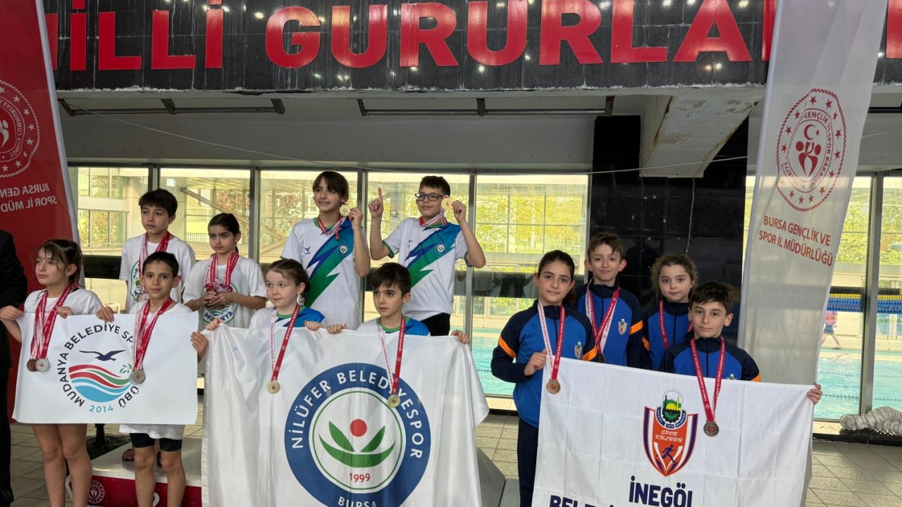 TYF 23 Nisan yarışlarında İnegöl Belediyespor yüzme takımından 18 madalya