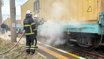 Çorlu’da yük treninin vagonunda çıkan yangın söndürüldü