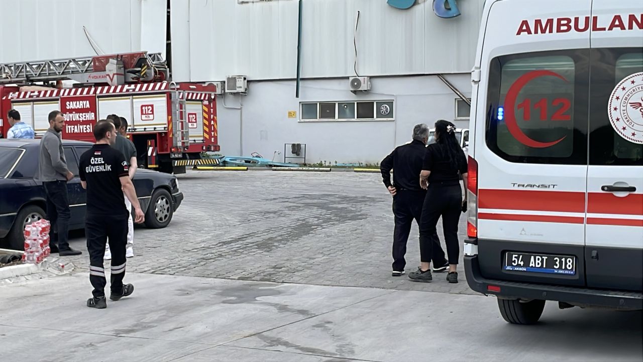 Fabrikada patlama sonrası yangın; 1'i ağır, 8 yaralı