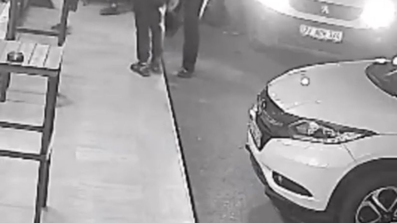 Yalova'da 6 kişinin yaralandığı silahlı kavga kamerada